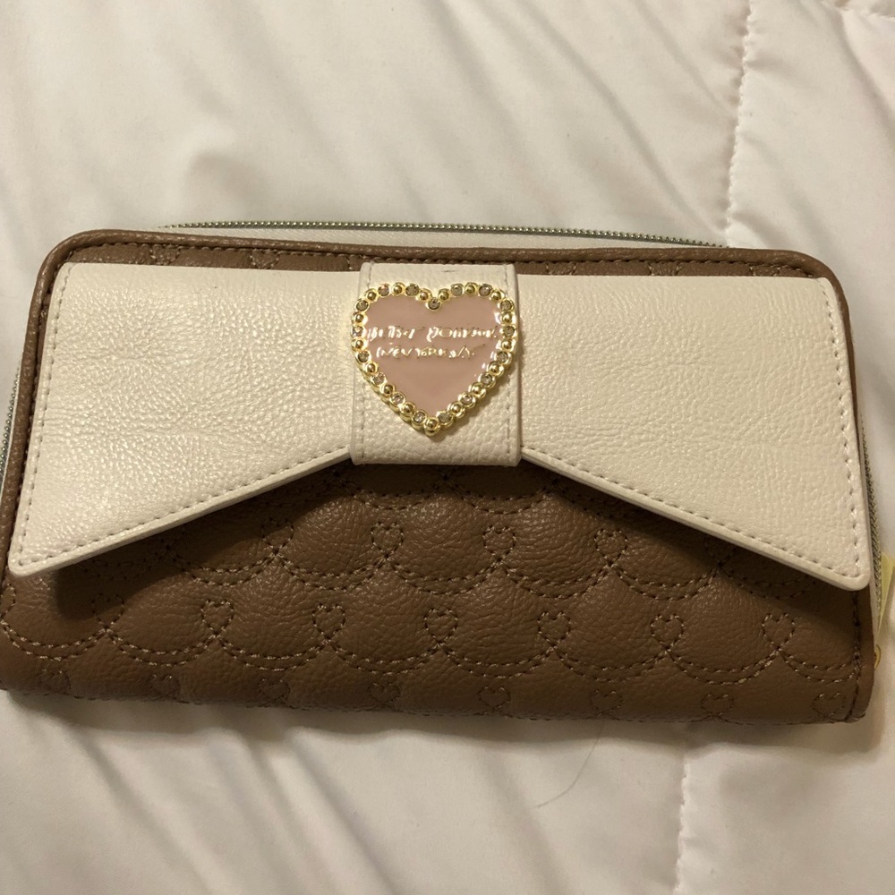 Betsey Johnson wallet